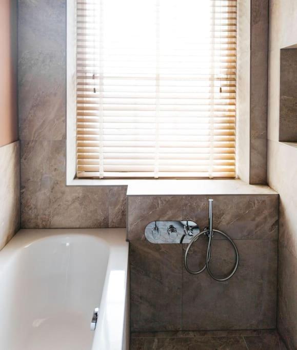 Luxury, Central, Sun-Filled 3 Bed Haven In Bath Exterior photo